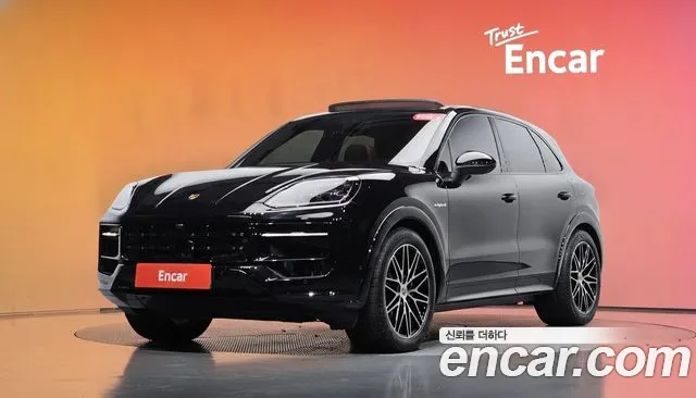 Porsche Cayenne 2025 — photo 1