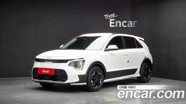 Kia Niro 2023 — photo 1