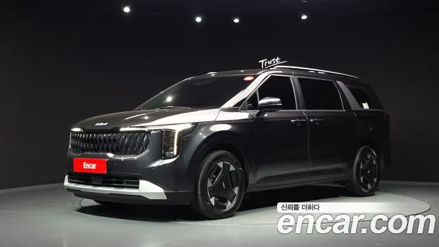 Kia Canival 2025 — photo 1
