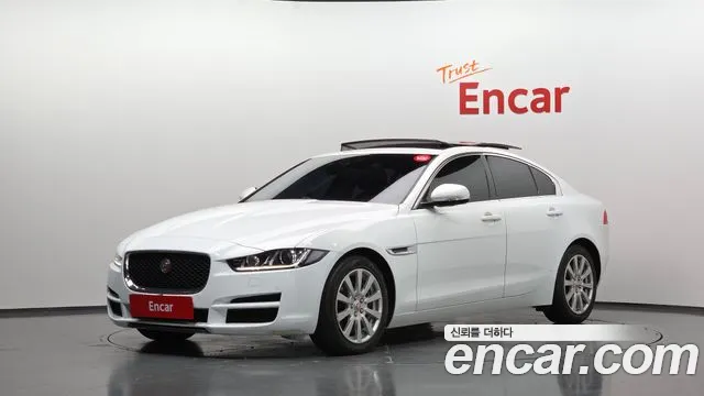 Jaguar XE 2016 — photo 1