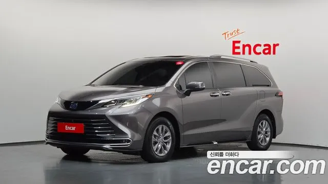 Toyota Sienna 2024 — photo 1