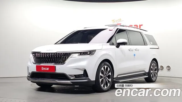 Kia Canival 2023 — photo 1