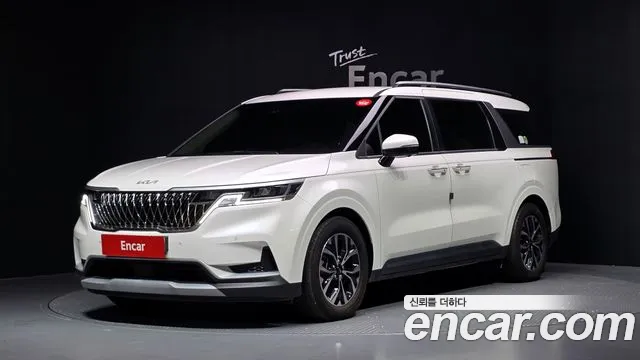 Kia Canival 2023 — photo 1