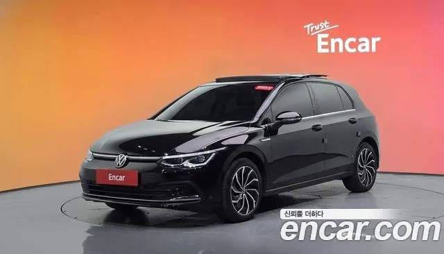 Volkswagen Golf 2023 — photo 1