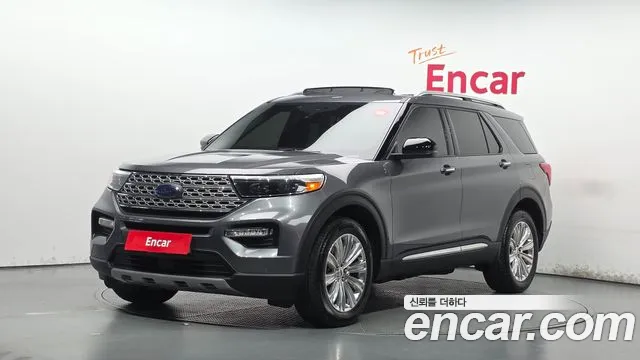 Ford Explorer 2022 — photo 1