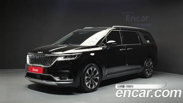 Kia Canival 2022 — photo 1
