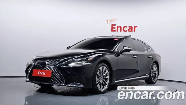 Lexus LS 2018 — photo 1
