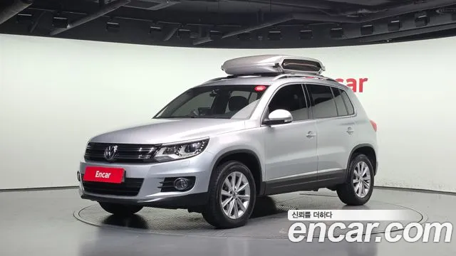 Volkswagen Tiguan 2012 — photo 1