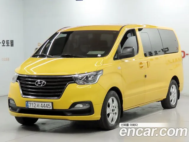 Hyundai Starex 2021 — photo 1