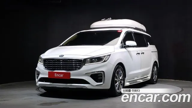 Kia Canival 2019 — photo 1
