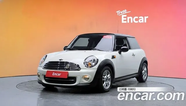Mini Cooper 2012 — photo 1