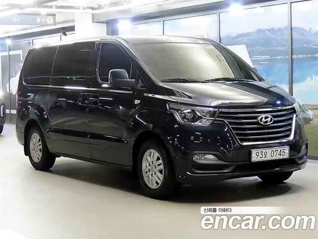 Hyundai Starex 2019 — photo 1