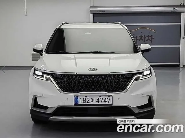 Kia Canival 2021 — photo 1