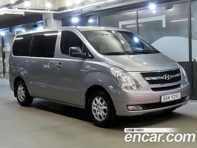 Hyundai Starex 2012 — photo 1