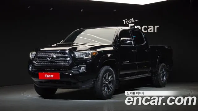 Toyota Tacoma 2017 — photo 1