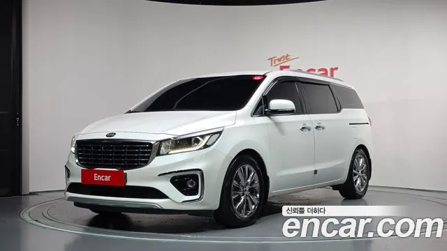 Kia Canival 2020 — photo 1