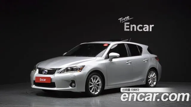 Lexus CT200h 2012 — photo 1