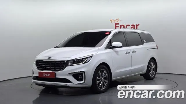 Kia Canival 2020 — photo 1