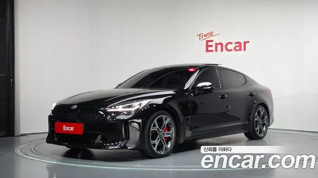 Kia Stinger 2018 — photo 1