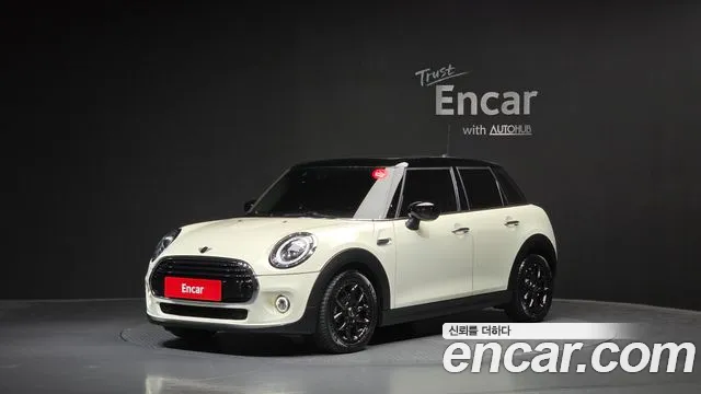 Mini Cooper 2020 — photo 1