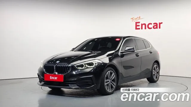 BMW 1-Series 2022 — photo 1