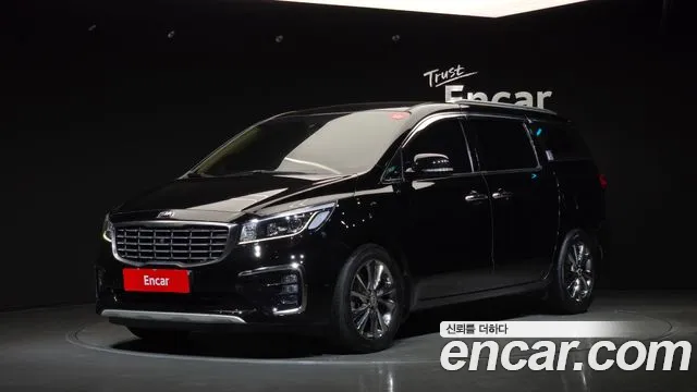 Kia Canival 2020 — photo 1