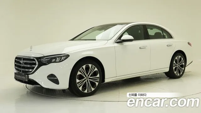 Mercedes-Benz E-Class 2026 — photo 1