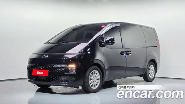 Hyundai Staria 2024 — photo 1