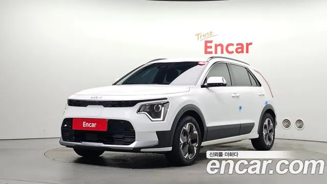 Kia Niro 2023 — photo 1