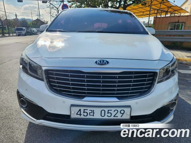 Kia Canival 2016 — photo 1
