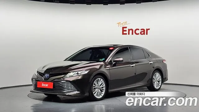 Toyota Camry 2018 — photo 1
