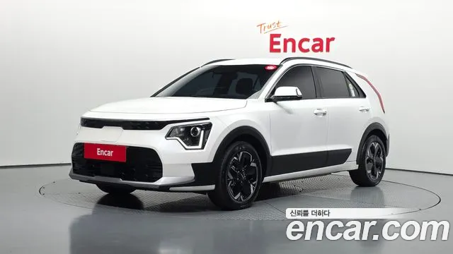 Kia Niro 2023 — photo 1