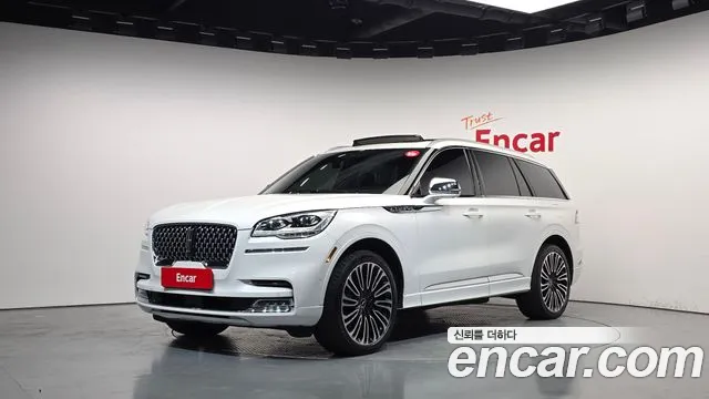 Lincoln Aviator 2022 — photo 1