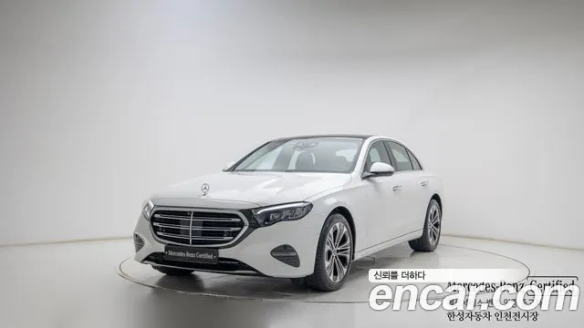 Mercedes-Benz E-Class 2026 — photo 1