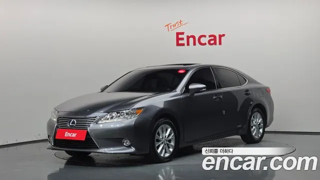 Lexus ES 2015 — photo 1