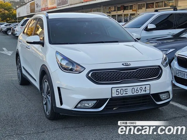Kia Niro 2017 — photo 1