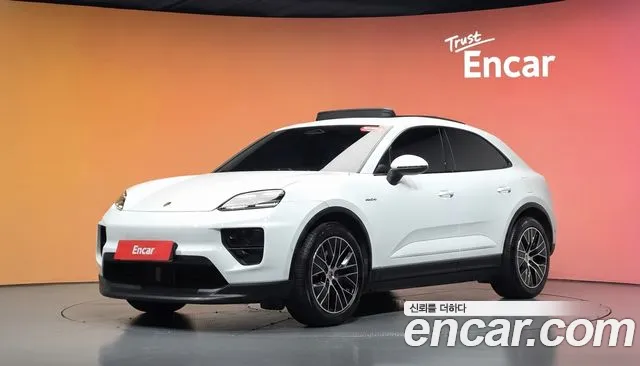 Porsche Macan 2025 — photo 1