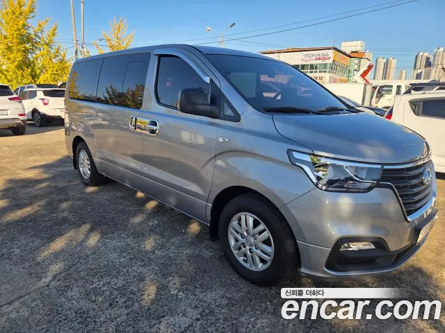 Hyundai Starex 2019 — photo 1