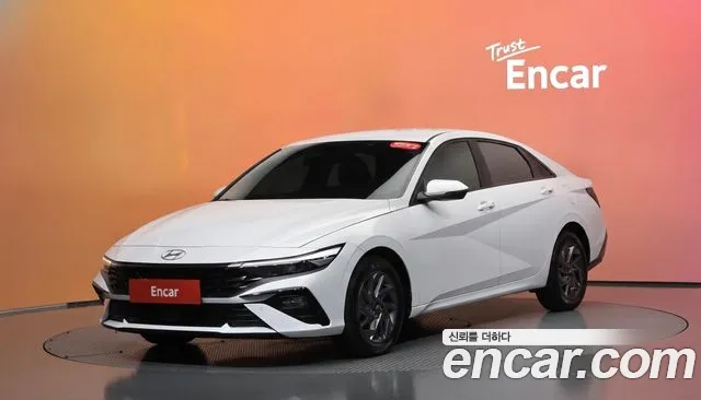 Hyundai AVANTE 2024 — photo 1
