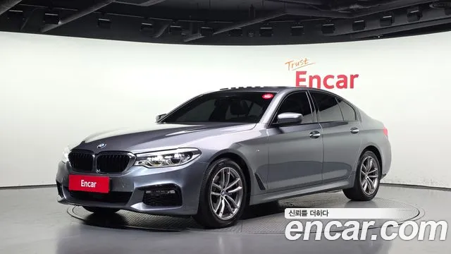BMW 5-Series 2017 — photo 1