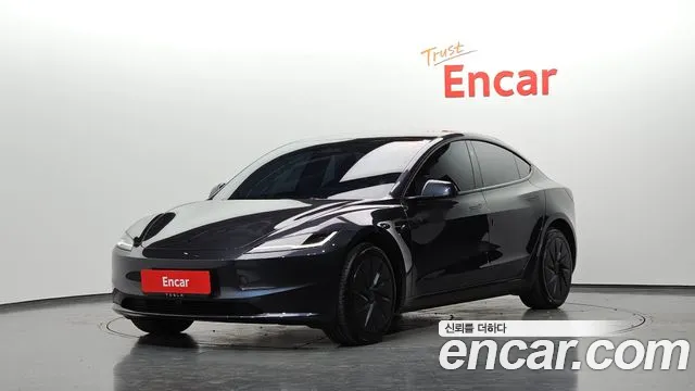 Tesla Model 3 2026 — photo 1