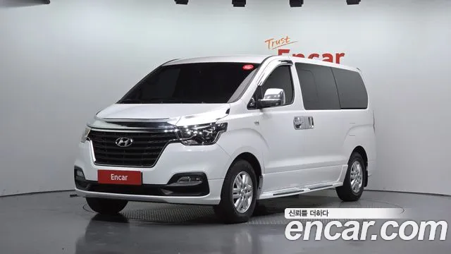 Hyundai Starex 2019 — photo 1
