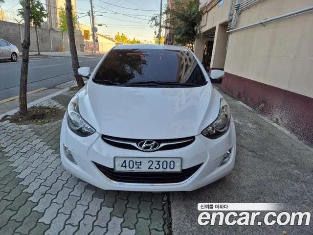 Hyundai AVANTE 2013 — photo 1