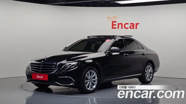 Mercedes-Benz E-Class 2017 — photo 1