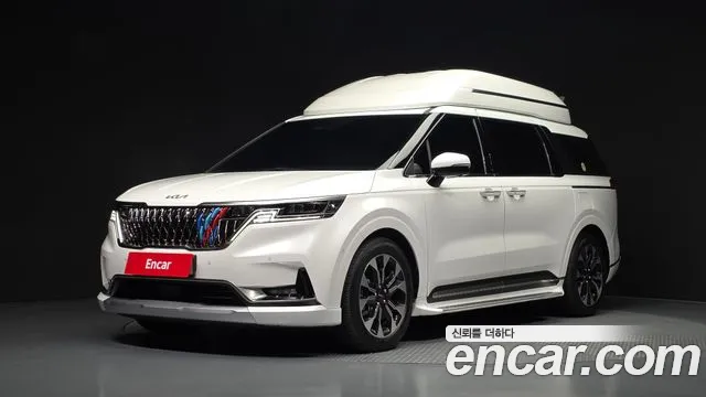 Kia Canival 2023 — photo 1