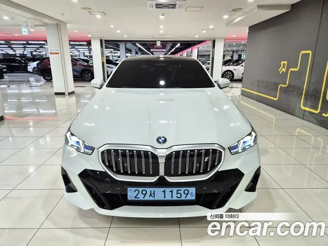 BMW i5 2025 — photo 1