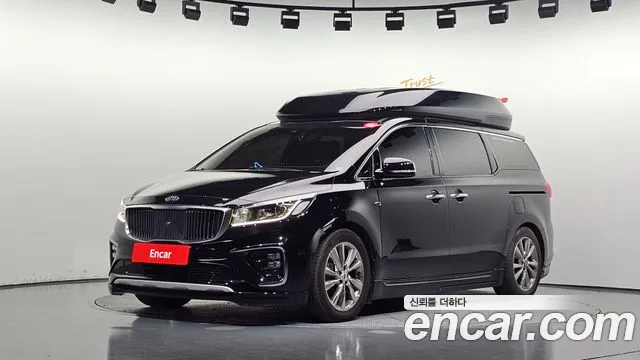 Kia Canival 2020 — photo 1
