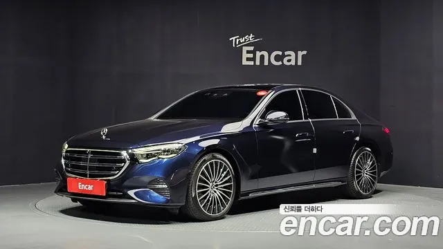 Mercedes-Benz E-Class 2024 — photo 1