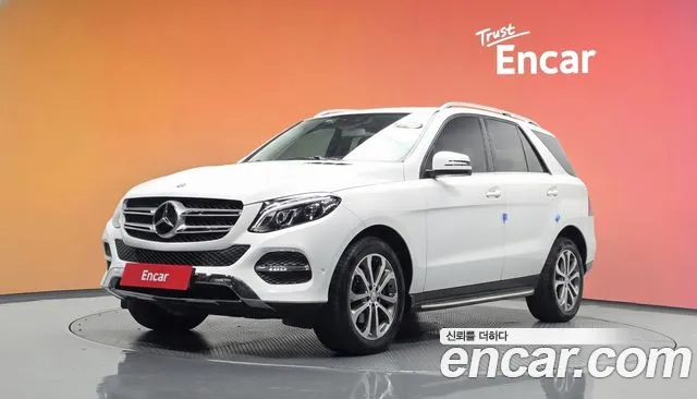 Mercedes-Benz GLE-Class 2017 — photo 1