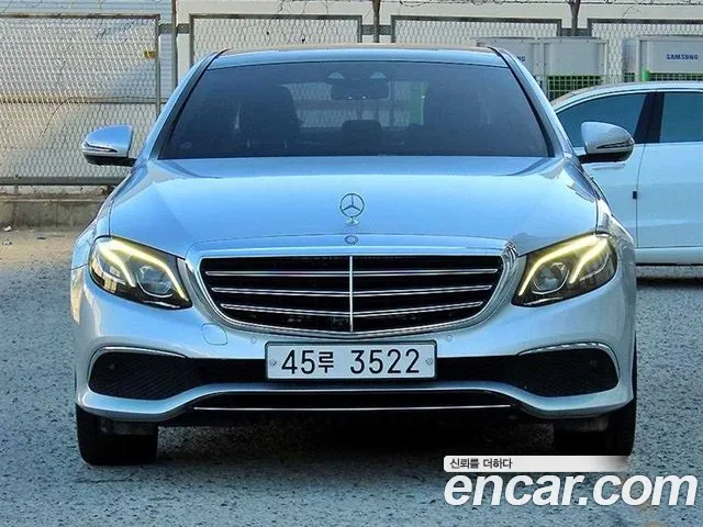Mercedes-Benz E-Class 2017 — photo 1